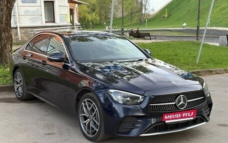 Mercedes-Benz E-Класс, 2020 год, 3 550 000 рублей, 4 фотография