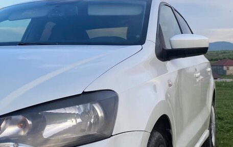Volkswagen Polo VI (EU Market), 2019 год, 690 000 рублей, 2 фотография