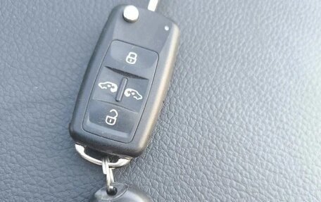 Volkswagen Multivan T6 рестайлинг, 2015 год, 2 750 000 рублей, 4 фотография