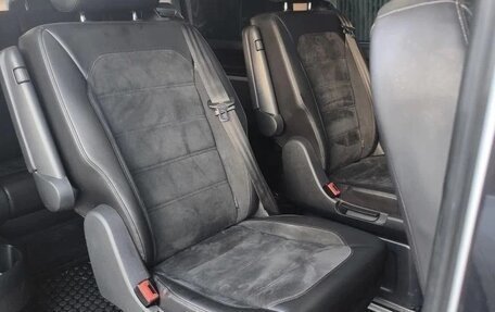 Volkswagen Multivan T6 рестайлинг, 2015 год, 2 750 000 рублей, 5 фотография