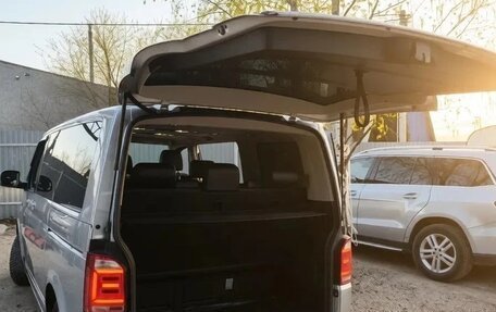 Volkswagen Multivan T6 рестайлинг, 2015 год, 2 750 000 рублей, 11 фотография