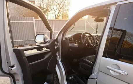 Volkswagen Multivan T6 рестайлинг, 2015 год, 2 750 000 рублей, 8 фотография