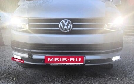Volkswagen Multivan T6 рестайлинг, 2015 год, 2 750 000 рублей, 7 фотография