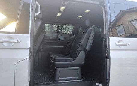 Volkswagen Multivan T6 рестайлинг, 2015 год, 2 750 000 рублей, 25 фотография