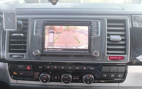 Volkswagen Multivan T6 рестайлинг, 2015 год, 2 750 000 рублей, 23 фотография