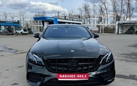 Mercedes-Benz E-Класс, 2020 год, 2 750 000 рублей, 3 фотография