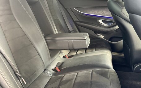 Mercedes-Benz E-Класс, 2020 год, 2 750 000 рублей, 15 фотография