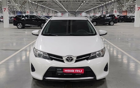 Toyota Auris II, 2013 год, 725 000 рублей, 2 фотография