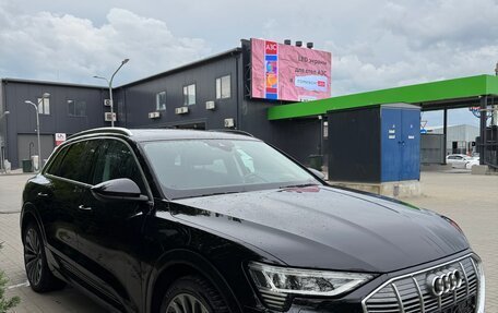 Audi e-tron I, 2019 год, 4 700 000 рублей, 1 фотография