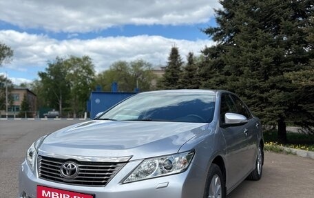 Toyota Camry, 2012 год, 2 050 000 рублей, 6 фотография