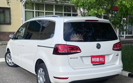 Volkswagen Sharan II, 2012 год, 1 200 000 рублей, 2 фотография