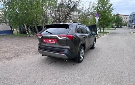 Toyota RAV4, 2020 год, 3 500 000 рублей, 13 фотография