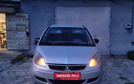 Mitsubishi Colt VI рестайлинг, 2005 год, 420 000 рублей, 1 фотография