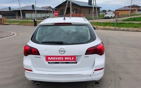 Opel Astra J, 2014 год, 900 000 рублей, 9 фотография