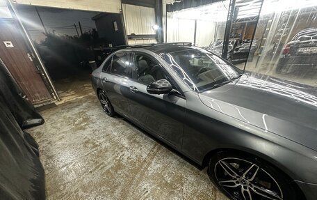 Mercedes-Benz E-Класс, 2017 год, 3 300 000 рублей, 5 фотография