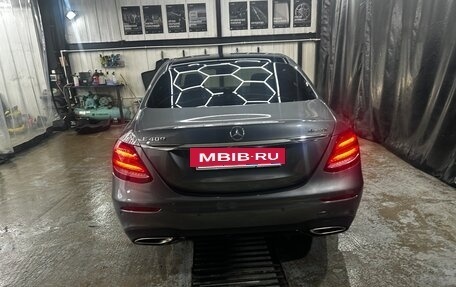 Mercedes-Benz E-Класс, 2017 год, 3 300 000 рублей, 10 фотография