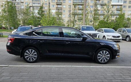 Skoda Superb III рестайлинг, 2021 год, 3 399 000 рублей, 2 фотография