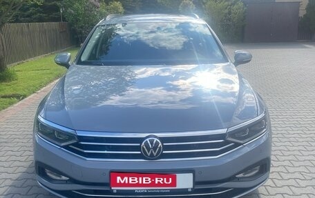 Volkswagen Passat B8 рестайлинг, 2022 год, 2 350 000 рублей, 9 фотография