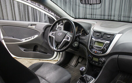 Hyundai Solaris II рестайлинг, 2011 год, 550 000 рублей, 11 фотография