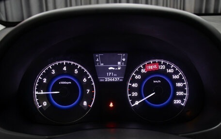 Hyundai Solaris II рестайлинг, 2011 год, 550 000 рублей, 13 фотография
