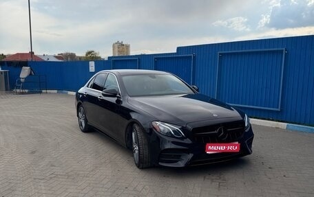 Mercedes-Benz E-Класс, 2018 год, 2 000 000 рублей, 1 фотография