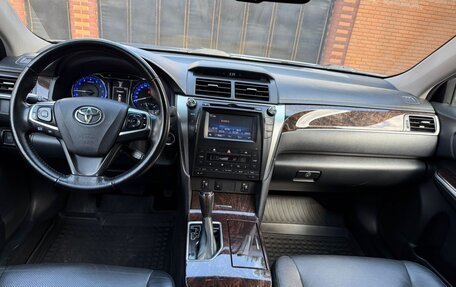 Toyota Camry, 2017 год, 2 350 000 рублей, 16 фотография