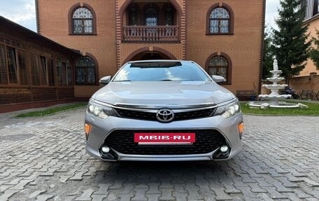 Toyota Camry, 2017 год, 2 350 000 рублей, 10 фотография