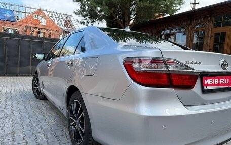 Toyota Camry, 2017 год, 2 350 000 рублей, 7 фотография