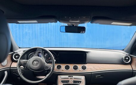 Mercedes-Benz E-Класс, 2018 год, 2 000 000 рублей, 9 фотография