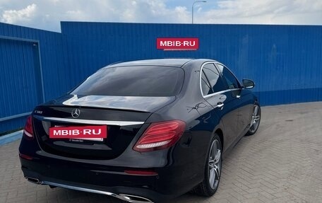 Mercedes-Benz E-Класс, 2018 год, 2 000 000 рублей, 3 фотография
