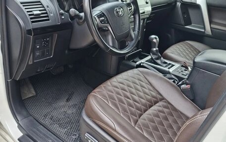 Toyota Land Cruiser Prado 150 рестайлинг 2, 2021 год, 5 800 000 рублей, 6 фотография