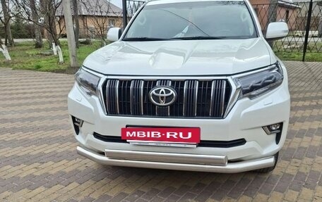 Toyota Land Cruiser Prado 150 рестайлинг 2, 2021 год, 5 800 000 рублей, 5 фотография