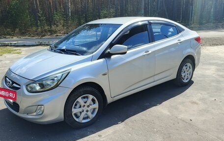 Hyundai Solaris II рестайлинг, 2011 год, 450 000 рублей, 2 фотография
