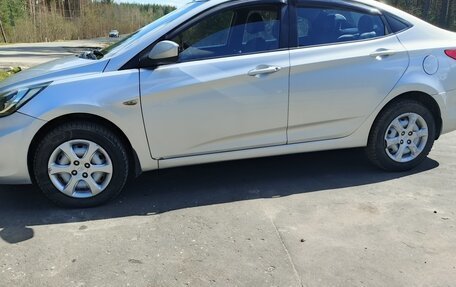 Hyundai Solaris II рестайлинг, 2011 год, 450 000 рублей, 7 фотография