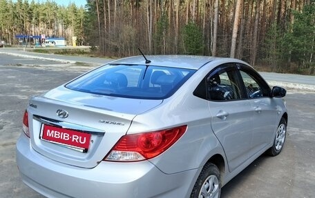 Hyundai Solaris II рестайлинг, 2011 год, 450 000 рублей, 3 фотография