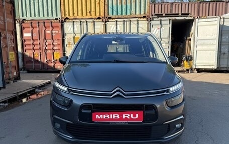 Citroen C4 Picasso II рестайлинг, 2018 год, 1 800 000 рублей, 2 фотография