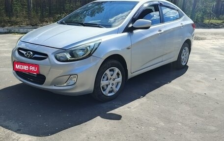 Hyundai Solaris II рестайлинг, 2011 год, 450 000 рублей, 8 фотография