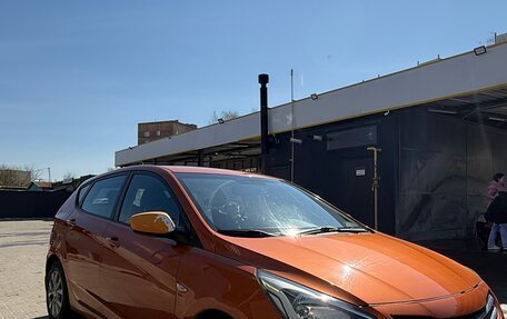 Hyundai Solaris II рестайлинг, 2016 год, 950 000 рублей, 2 фотография