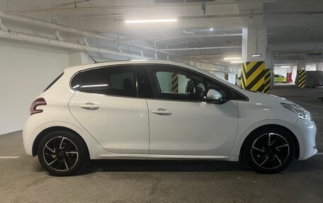 Peugeot 208 II, 2013 год, 700 000 рублей, 4 фотография