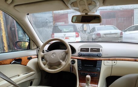 Mercedes-Benz E-Класс, 2004 год, 620 000 рублей, 3 фотография