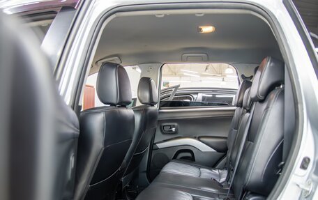 Mitsubishi Outlander III рестайлинг 3, 2011 год, 1 430 000 рублей, 10 фотография
