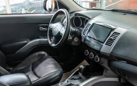 Mitsubishi Outlander III рестайлинг 3, 2011 год, 1 430 000 рублей, 14 фотография