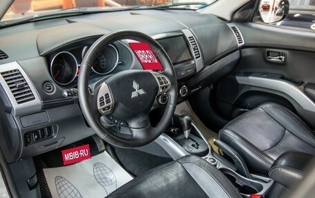 Mitsubishi Outlander III рестайлинг 3, 2011 год, 1 430 000 рублей, 12 фотография
