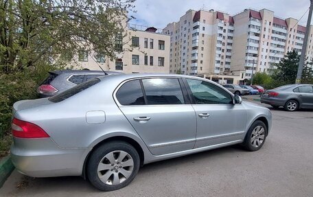 Skoda Superb III рестайлинг, 2009 год, 750 000 рублей, 8 фотография