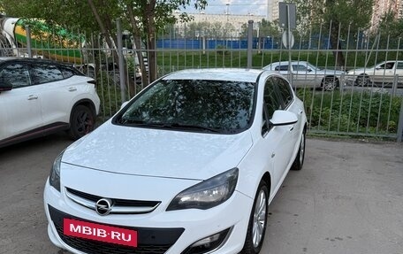 Opel Astra J, 2013 год, 650 000 рублей, 2 фотография