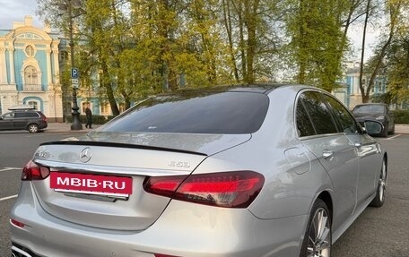 Mercedes-Benz E-Класс, 2022 год, 6 000 000 рублей, 4 фотография