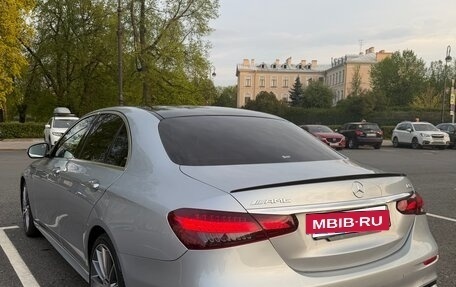 Mercedes-Benz E-Класс, 2022 год, 6 000 000 рублей, 5 фотография