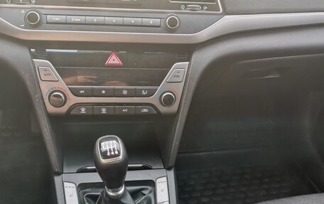 Hyundai Elantra VI рестайлинг, 2017 год, 1 189 000 рублей, 2 фотография