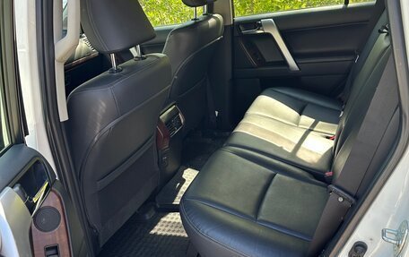 Toyota Land Cruiser Prado 150 рестайлинг 2, 2014 год, 3 200 000 рублей, 11 фотография