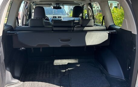 Toyota Land Cruiser Prado 150 рестайлинг 2, 2014 год, 3 200 000 рублей, 12 фотография